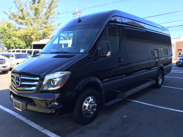 Mercedes Benz sprinter Limo